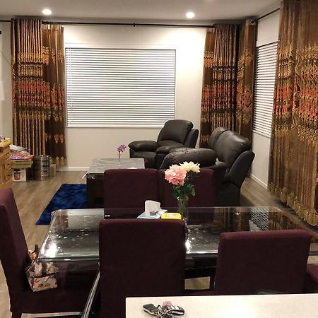 Brand New Bedroom In Karaka 奥克兰 外观 照片